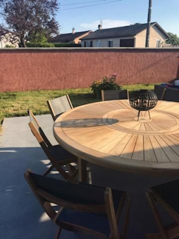 Bed and Breakfast Studio Cosi Saint-Andre-de-Corcy Exterior foto